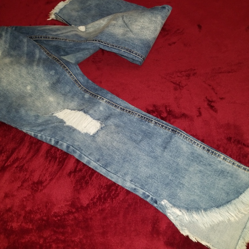 NEW Ripped Denim Jeans - Picture 4 of 6
